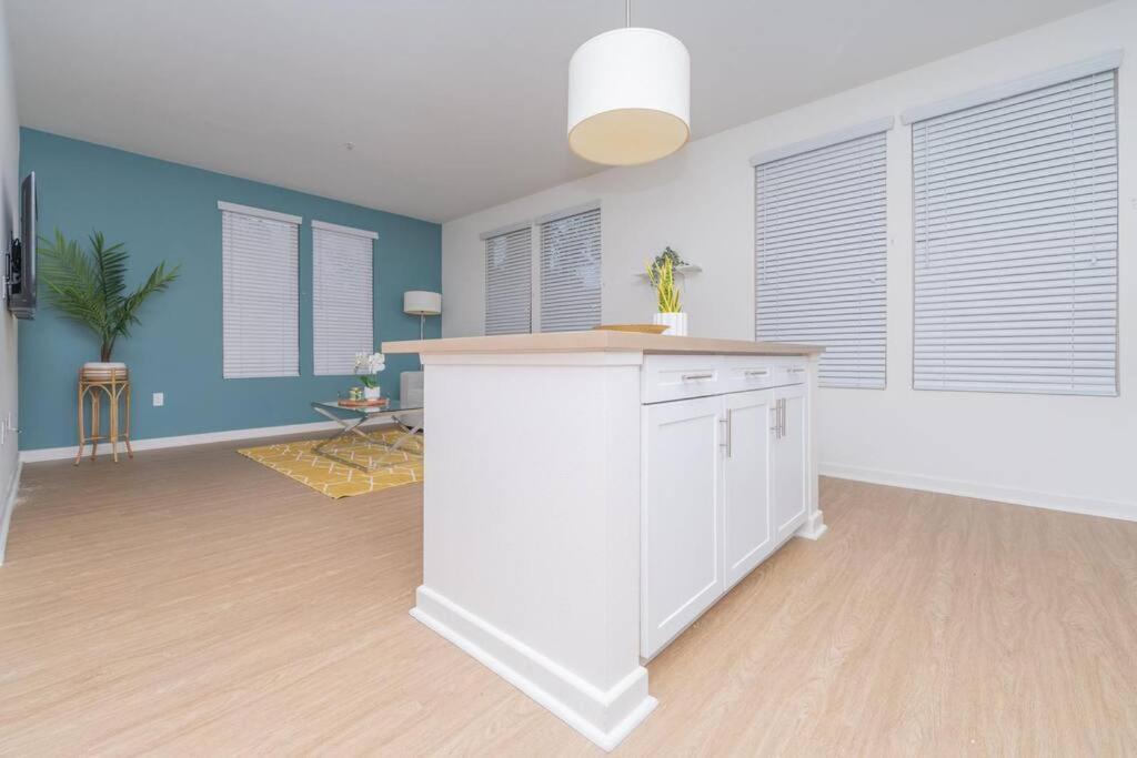 אנהיים Amazing 2 Bedroom 7 Min From Disneyland W Free Parking מראה חיצוני תמונה