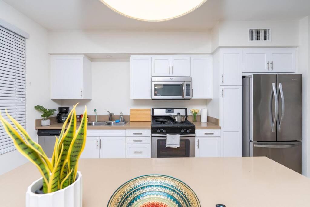 אנהיים Amazing 2 Bedroom 7 Min From Disneyland W Free Parking מראה חיצוני תמונה