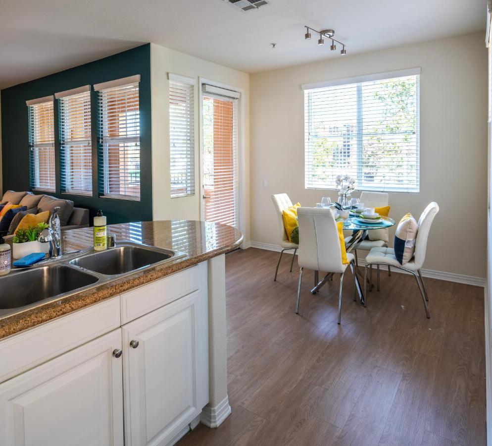 אנהיים Amazing 2 Bedroom 7 Min From Disneyland W Free Parking מראה חיצוני תמונה